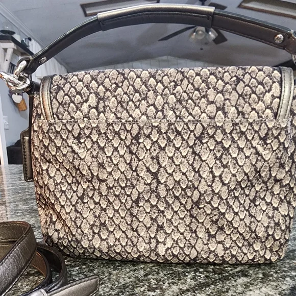 Coach Taylor Silver Snake Print Pattern Shoulder Bag - Picture 4 of 7
